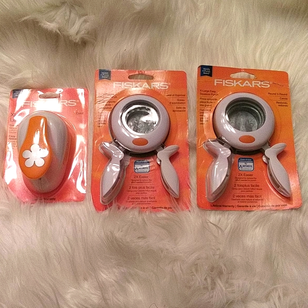 Fiskars squeeze punch
